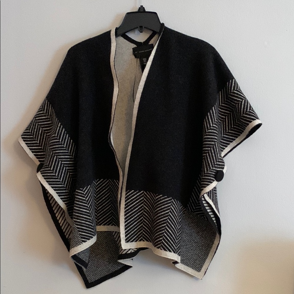 Adrienne Vittadini Black and Cream Chevron Cardigan - Preloved